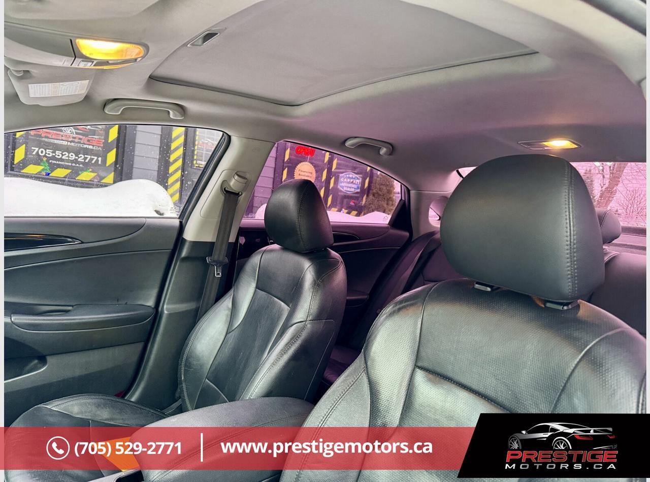 2011 Hyundai Sonata SE Photo