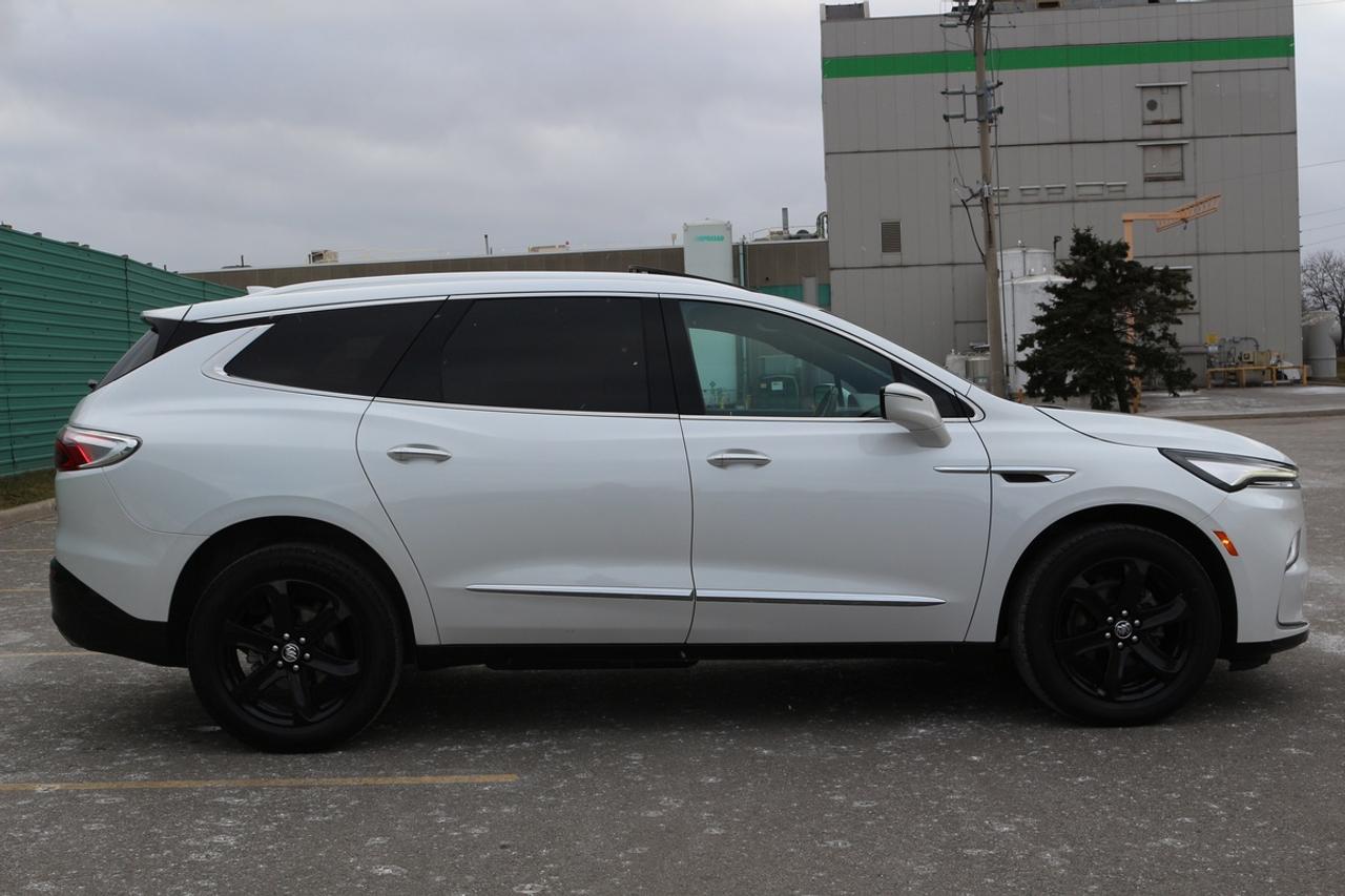 2023 Buick Enclave Essence Photo