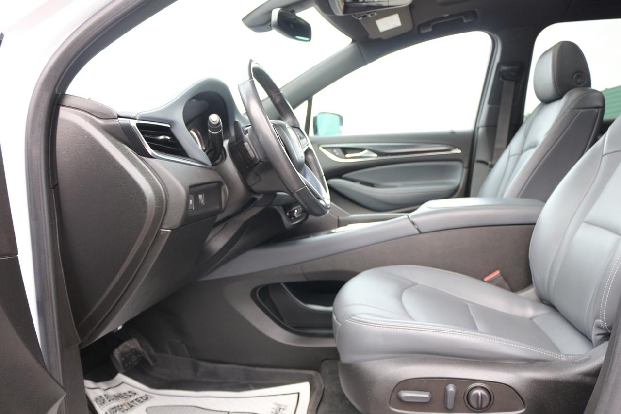 2023 Buick Enclave Essence Photo