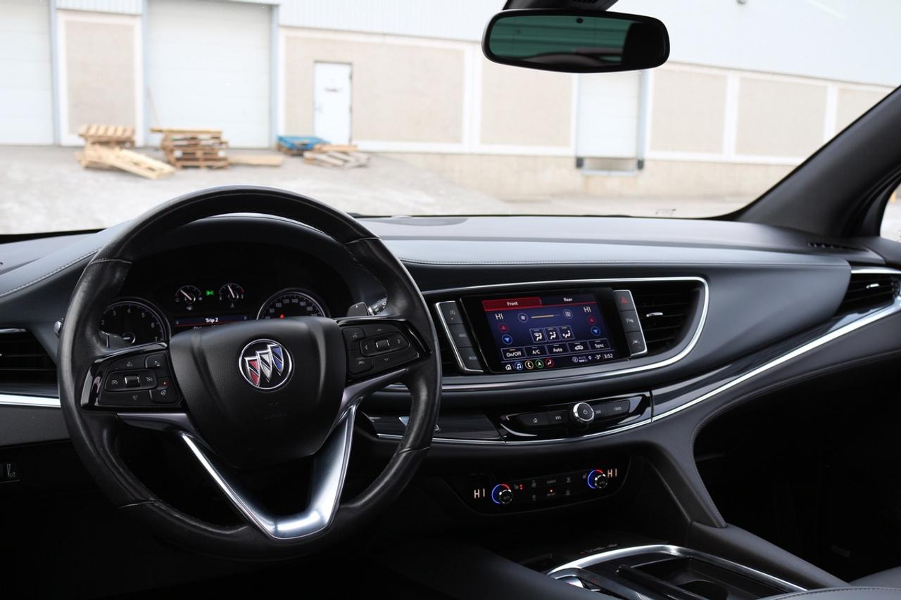 2023 Buick Enclave Essence Photo