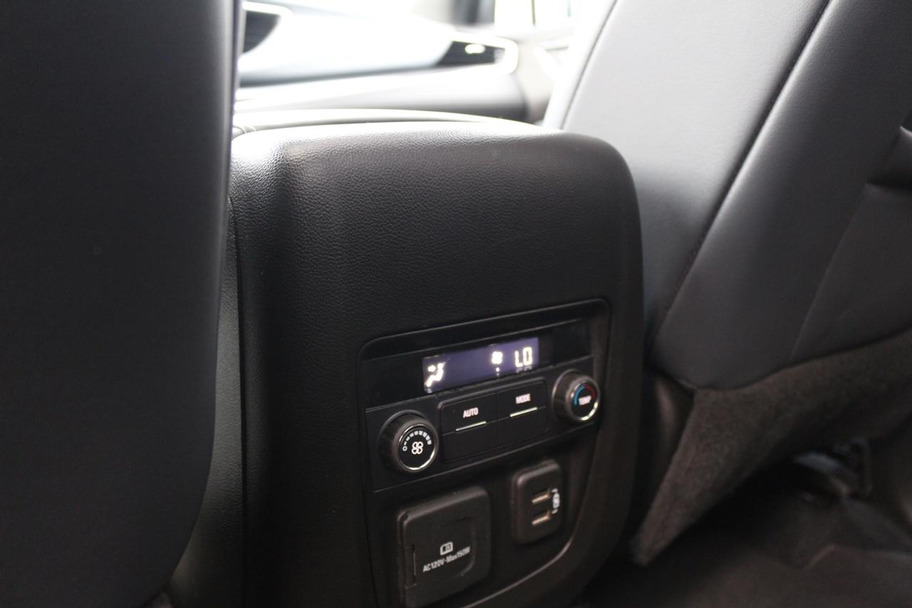 2023 Buick Enclave Essence Photo