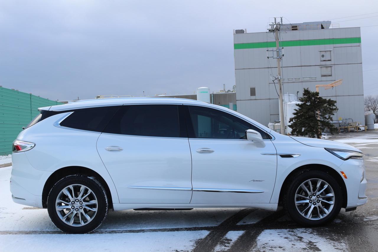 2023 Buick Enclave Avenir Photo