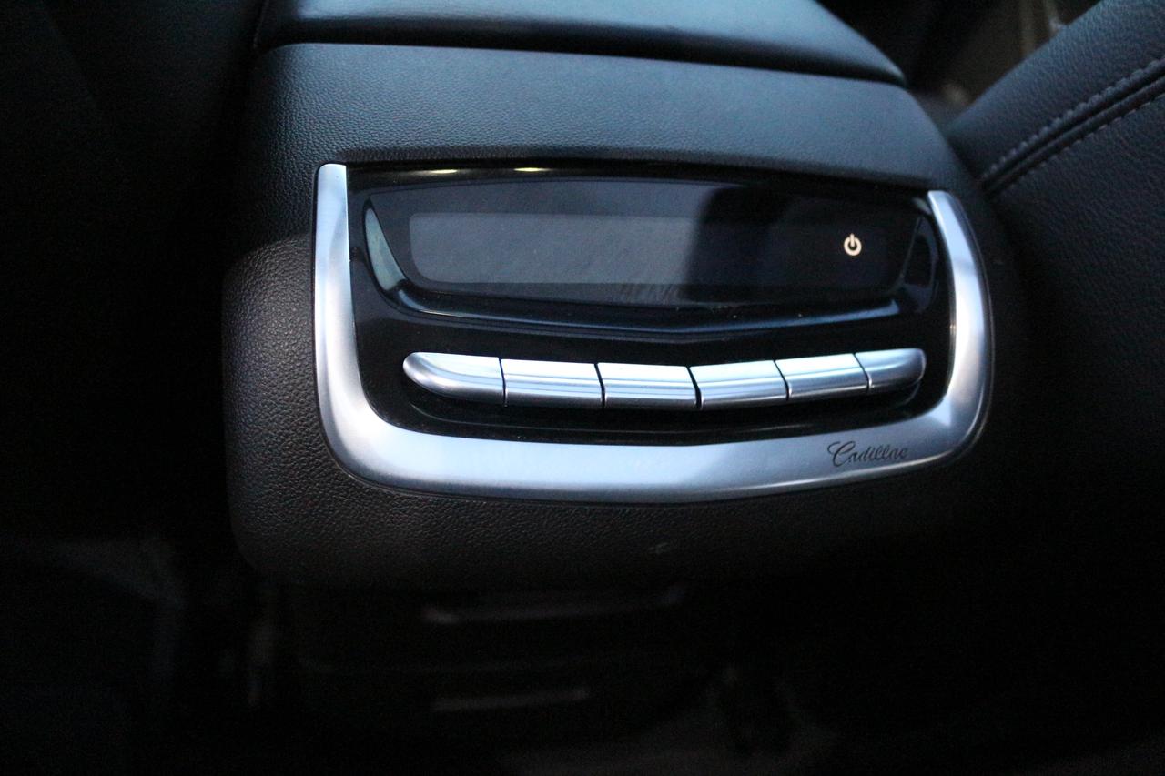 2023 Cadillac XT6 Luxury Photo