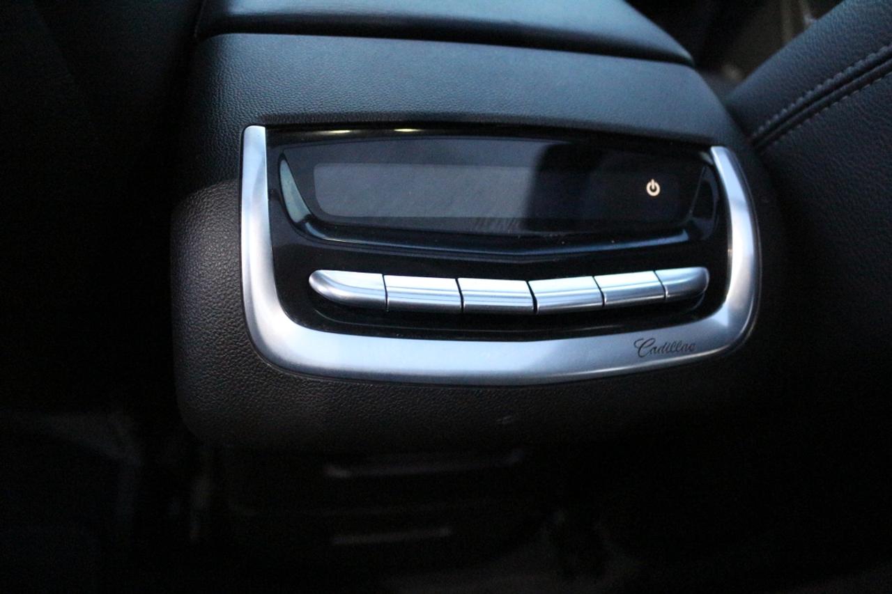 2023 Cadillac XT6 Luxury Photo