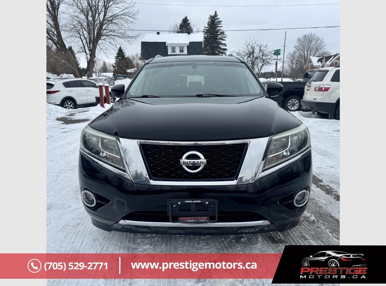 2013 Nissan Pathfinder SV Photo