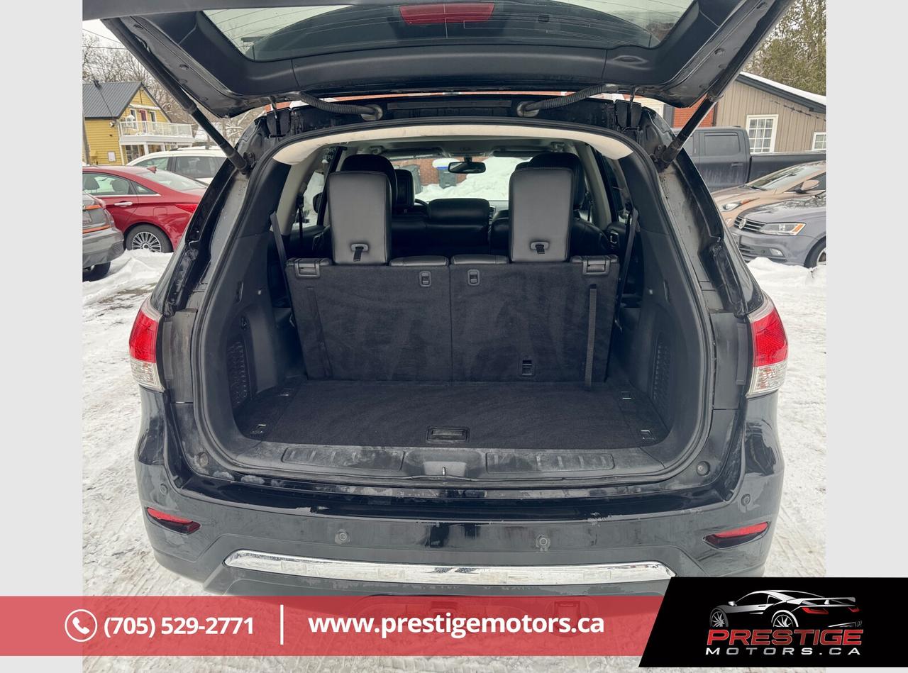 2013 Nissan Pathfinder SV Photo