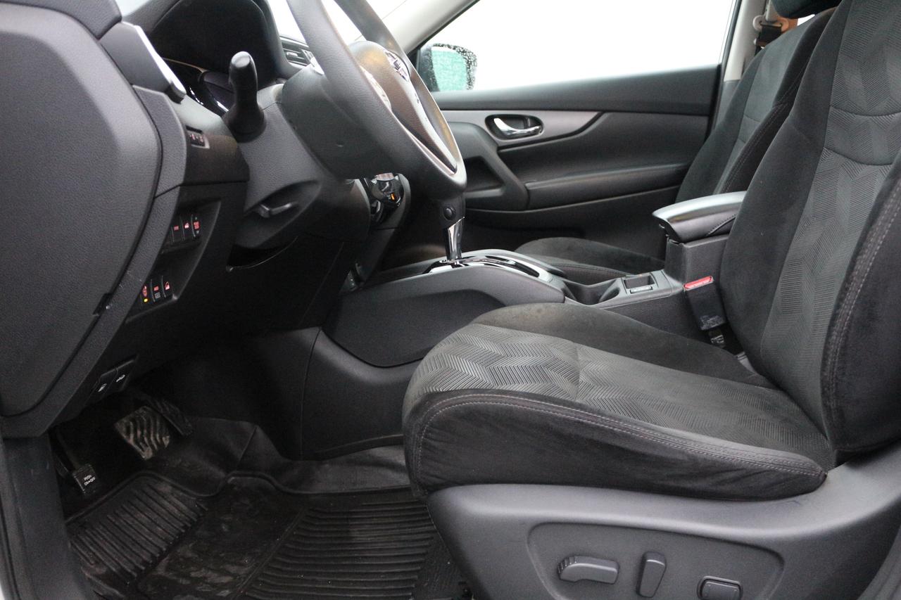 2016 Nissan Rogue SL Photo