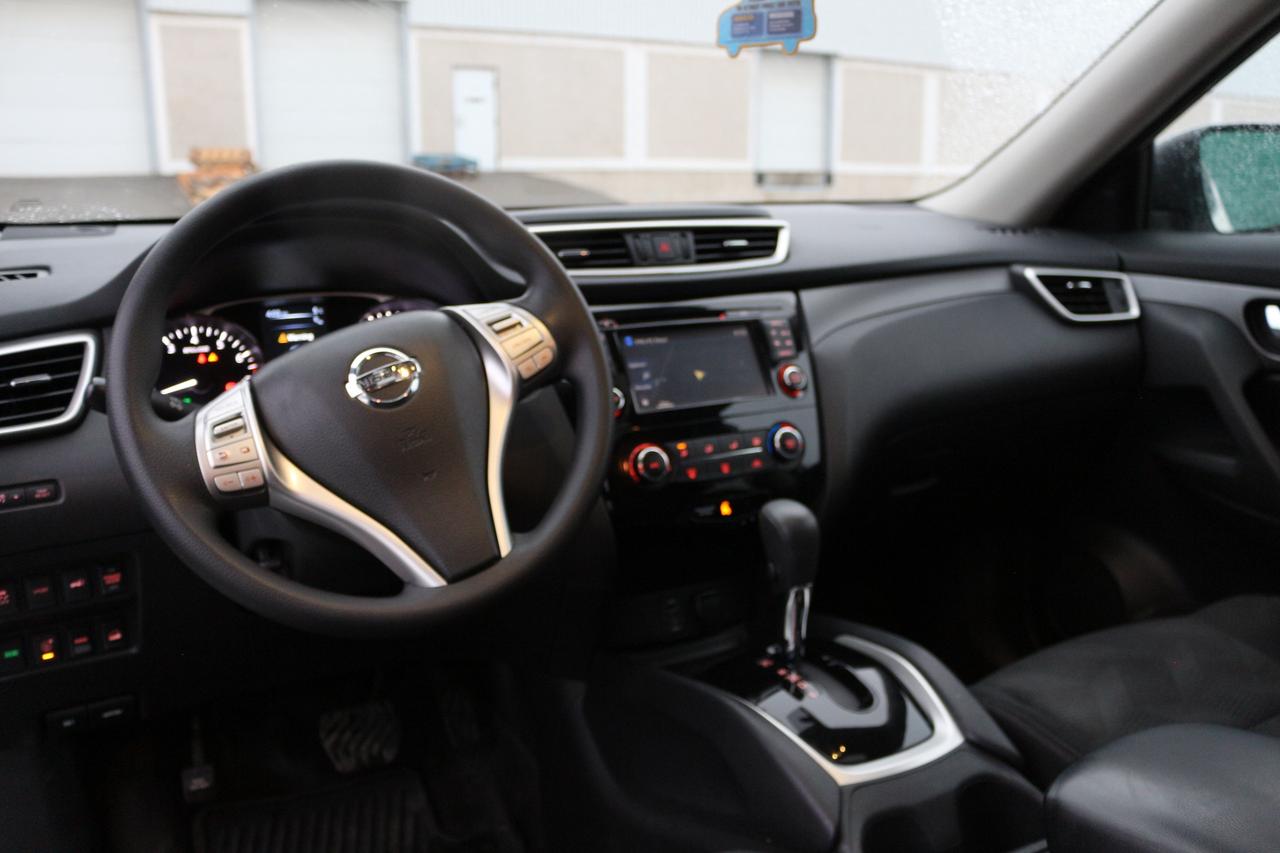 2016 Nissan Rogue SL Photo