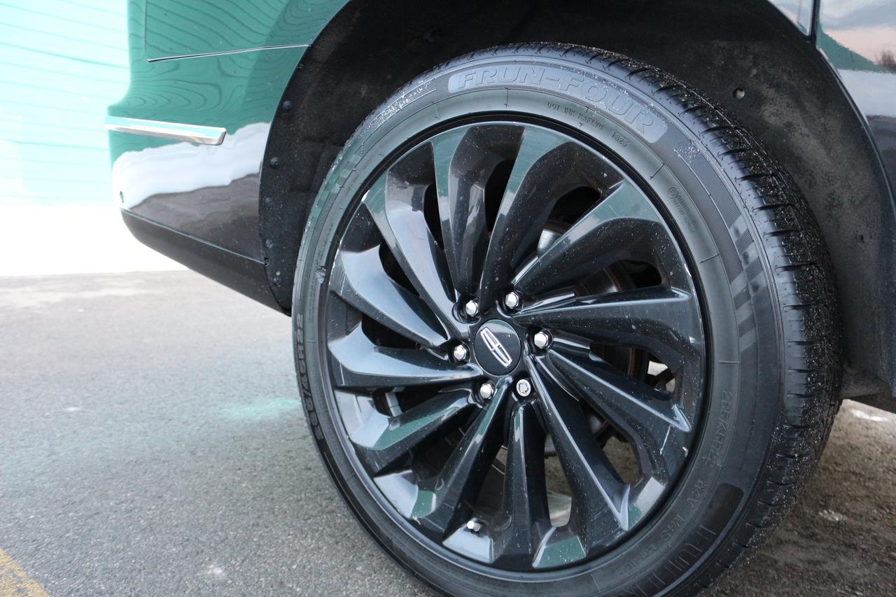 2020 Lincoln Navigator L Photo