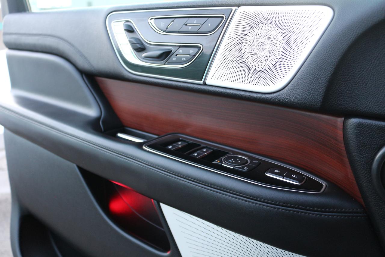 2020 Lincoln Navigator L Photo