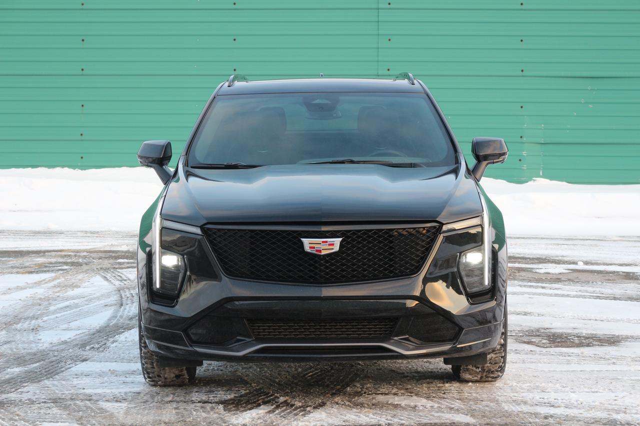 2025 Cadillac XT4 Sport Photo