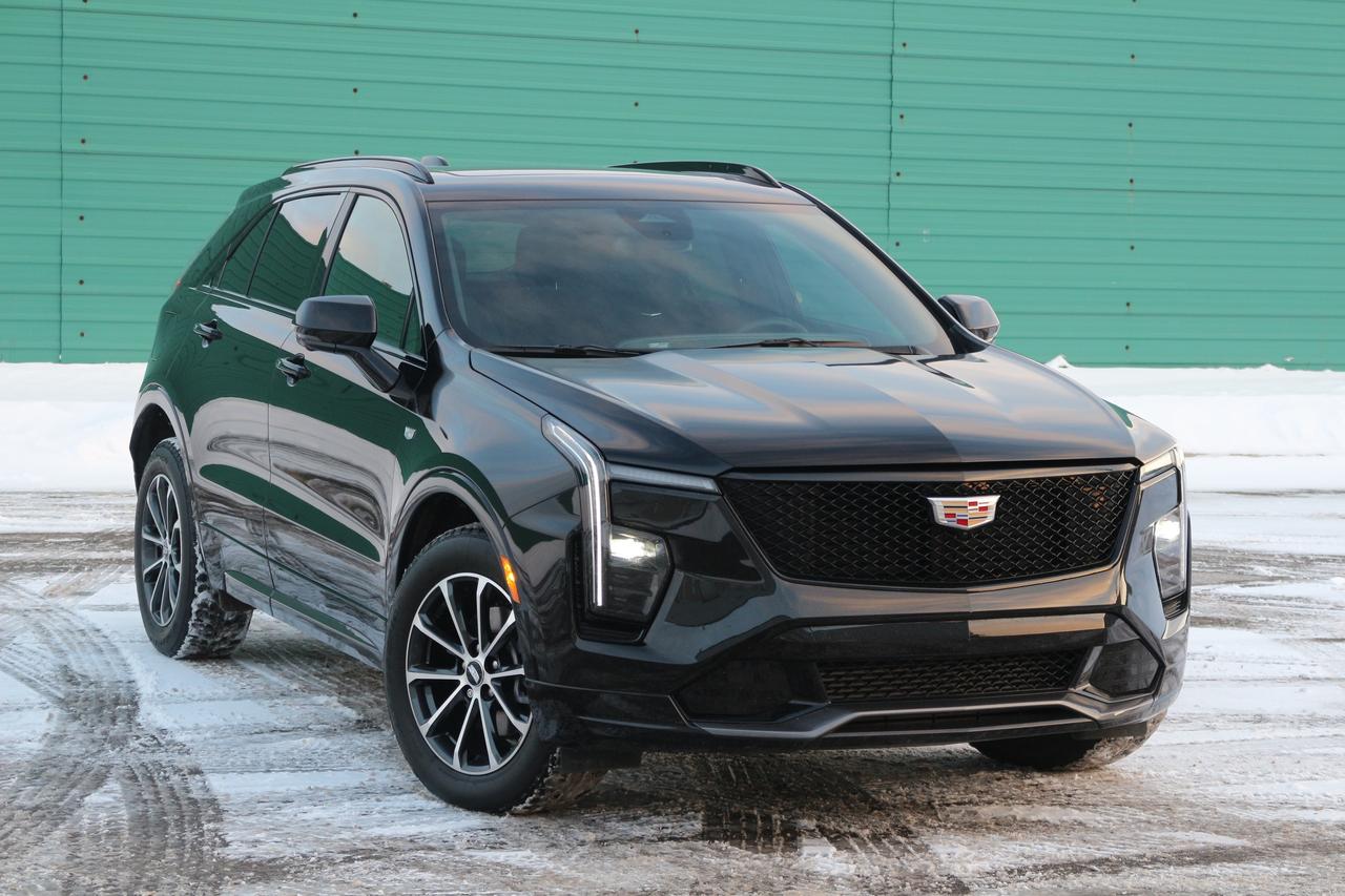 2025 Cadillac XT4 Sport Photo0