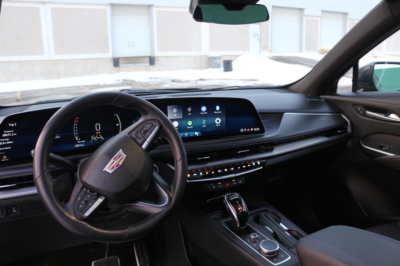 2025 Cadillac XT4 Sport Photo