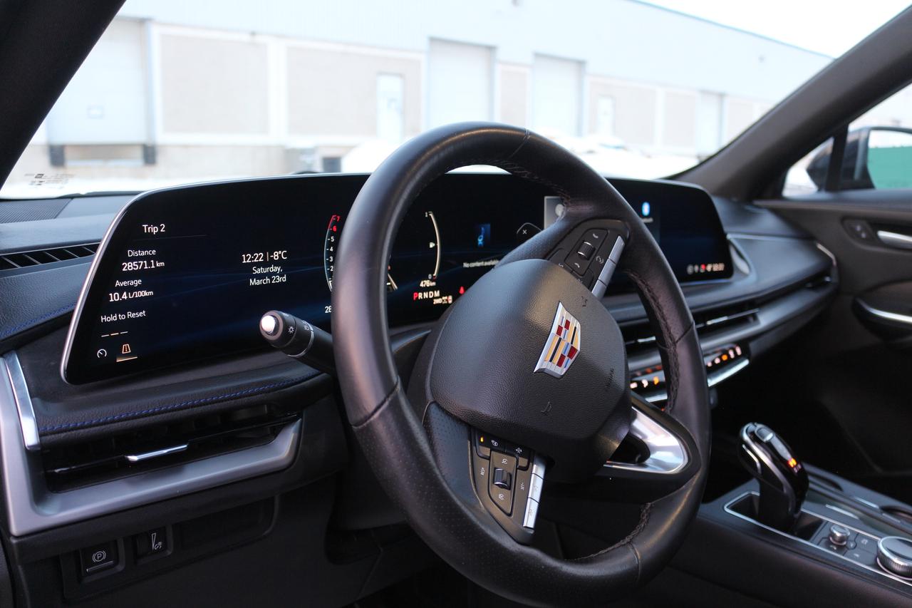 2025 Cadillac XT4 Sport Photo