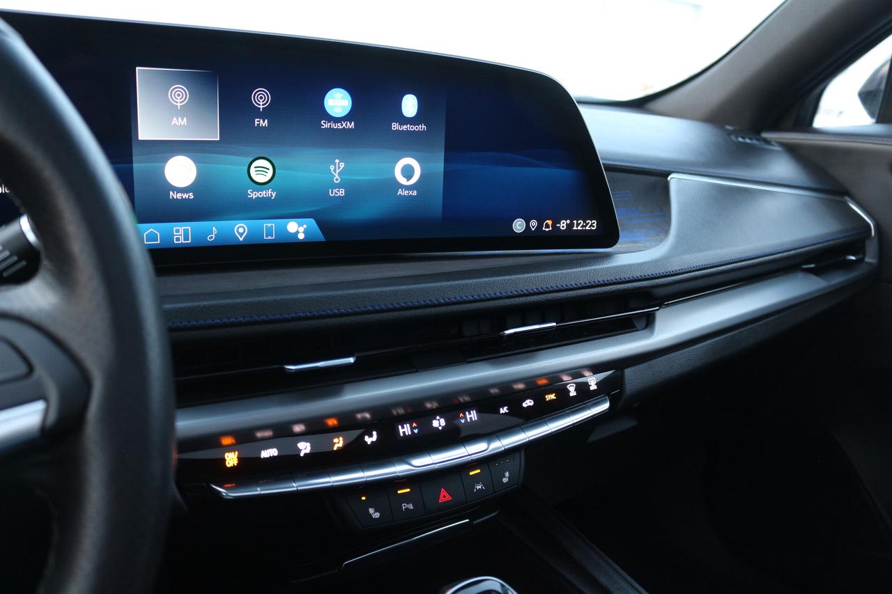 2025 Cadillac XT4 Sport Photo