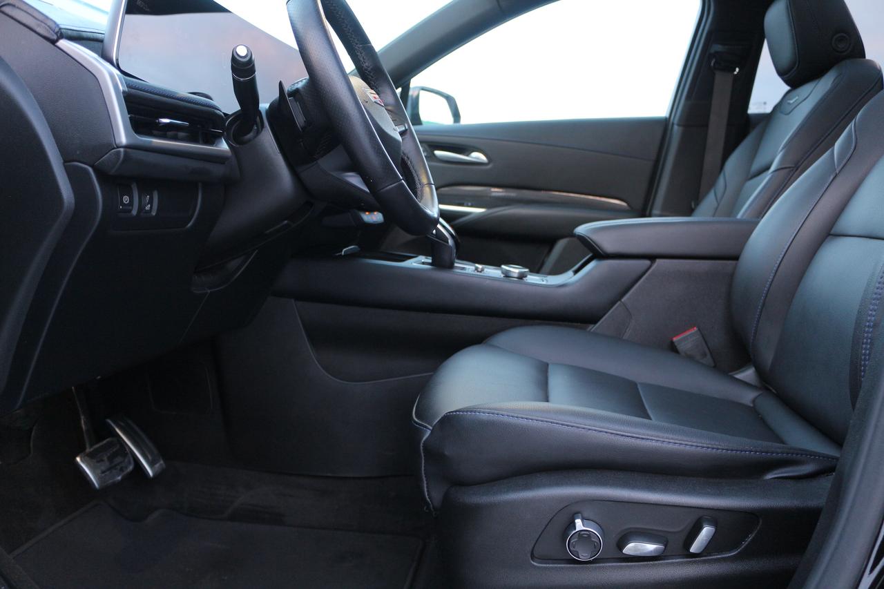 2025 Cadillac XT4 Sport Photo