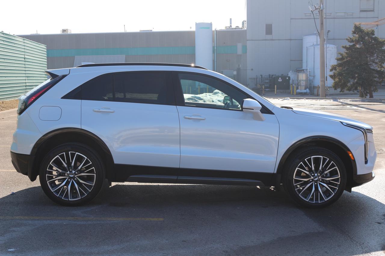 2024 Cadillac XT4 Sport Photo