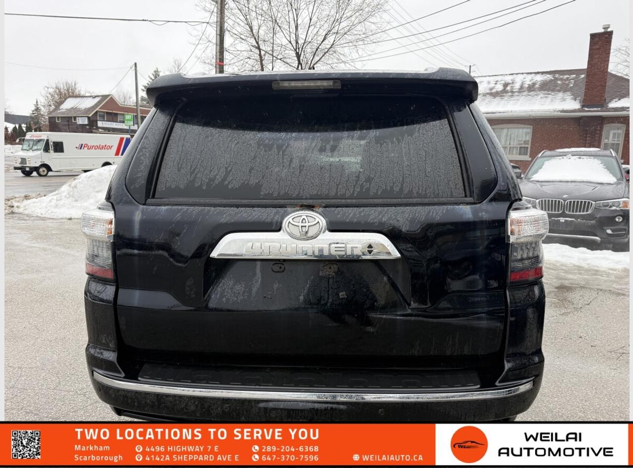 2015 Toyota 4Runner SR5/4WD/Fully Serviced! Photo