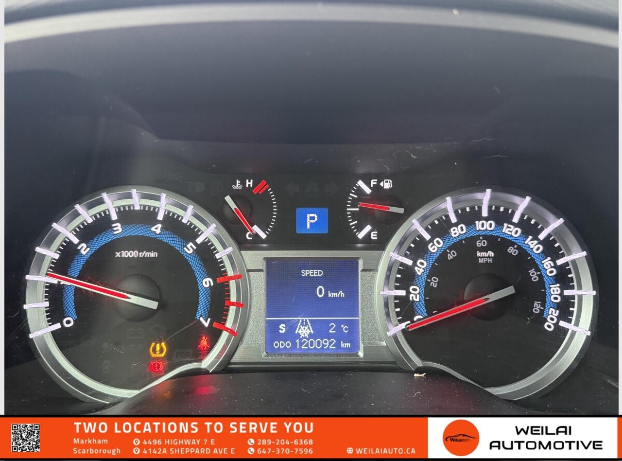 2015 Toyota 4Runner SR5/4WD/Fully Serviced! Photo