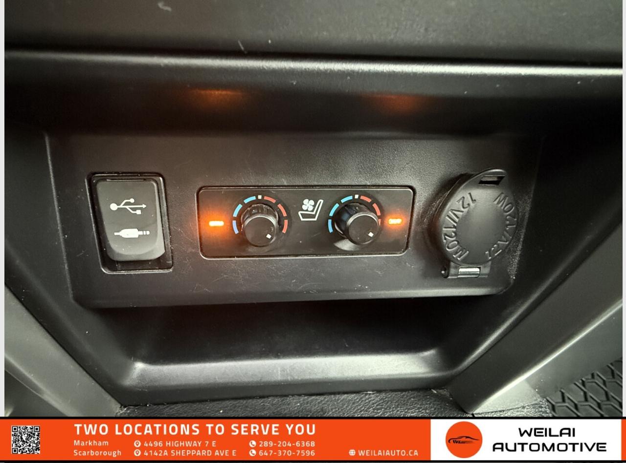 2015 Toyota 4Runner SR5/4WD/Fully Serviced! Photo