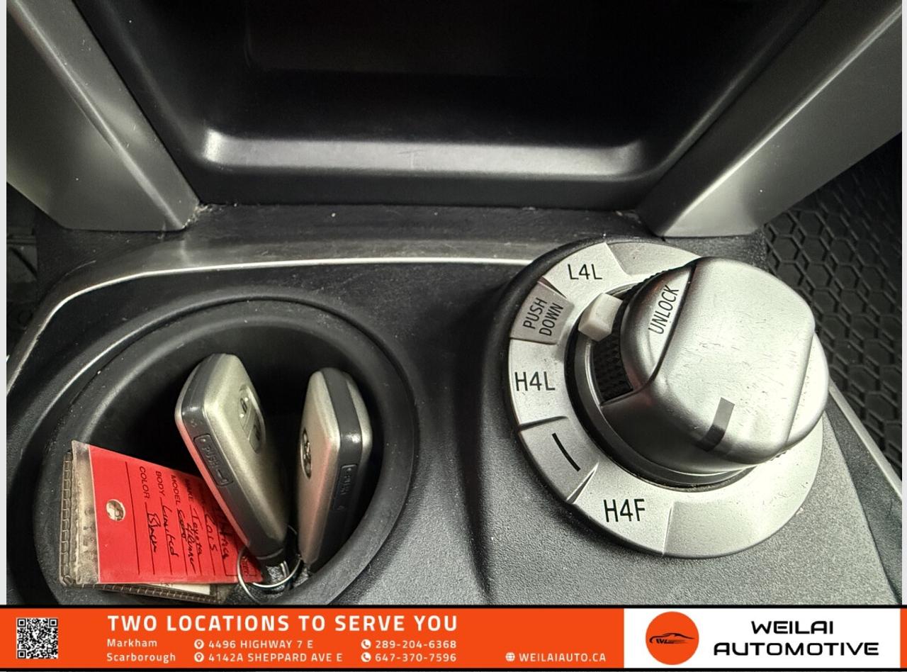 2015 Toyota 4Runner SR5/4WD/Fully Serviced! Photo