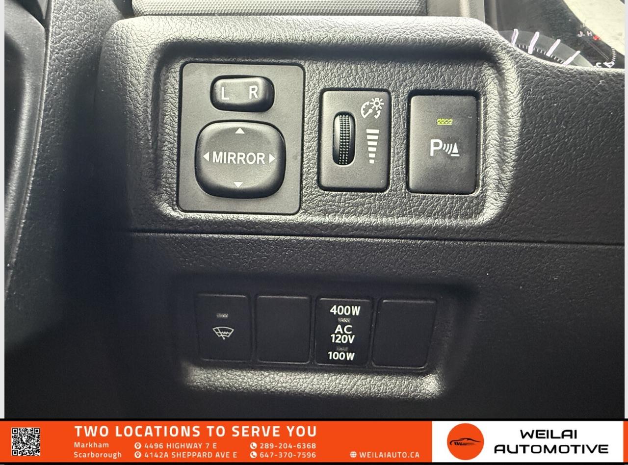 2015 Toyota 4Runner SR5/4WD/Fully Serviced! Photo