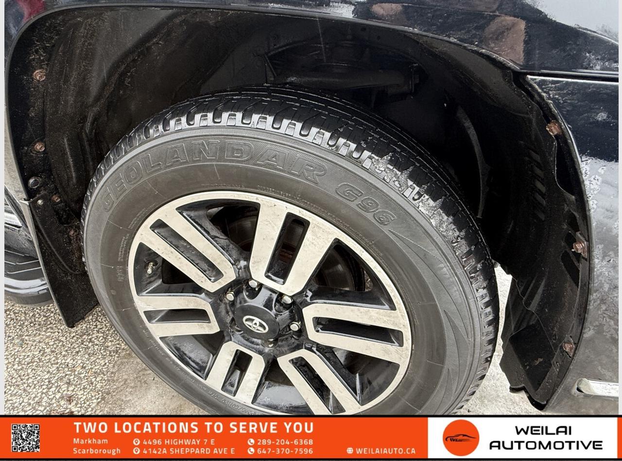 2015 Toyota 4Runner SR5/4WD/Fully Serviced! Photo