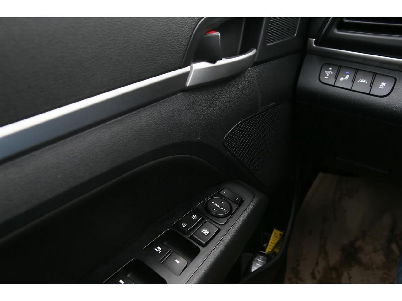 2020 Hyundai Elantra Preferred Photo