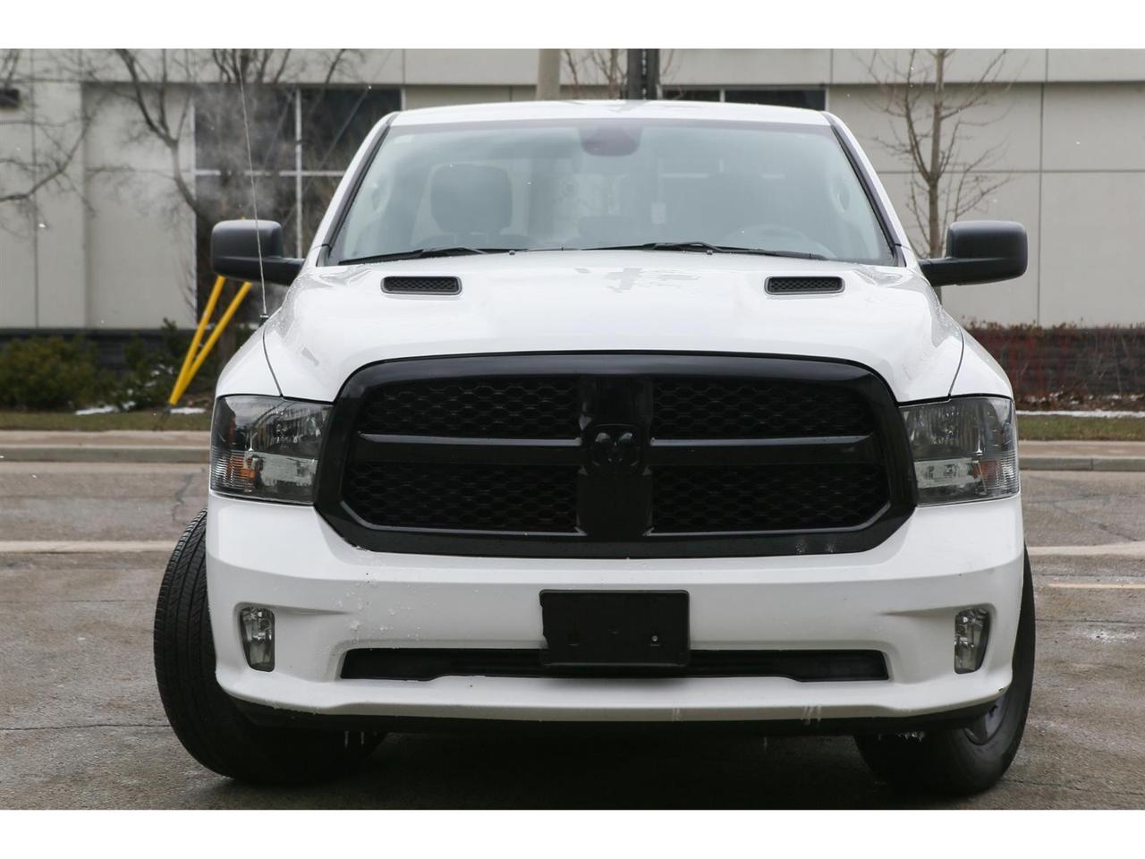 2021 RAM 1500 Classic EXPRESS 3.6L | Quad Cab 4X4 | Long Box | Night Edition Pkg | Wheels and Sound Group Photo5