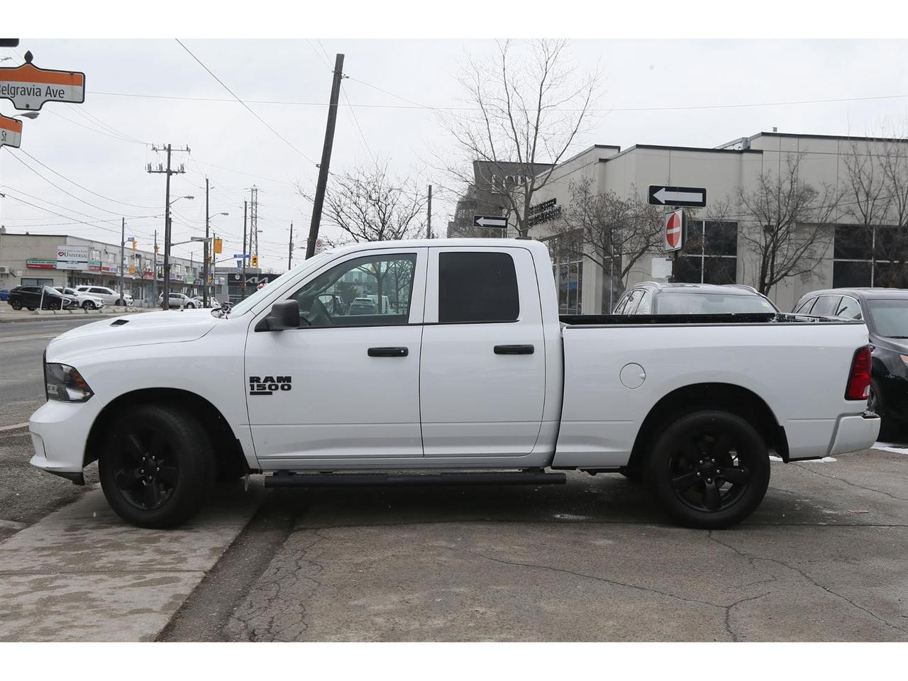 2021 RAM 1500 Classic EXPRESS 3.6L | Quad Cab 4X4 | Long Box | Night Edition Pkg | Wheels and Sound Group Photo3