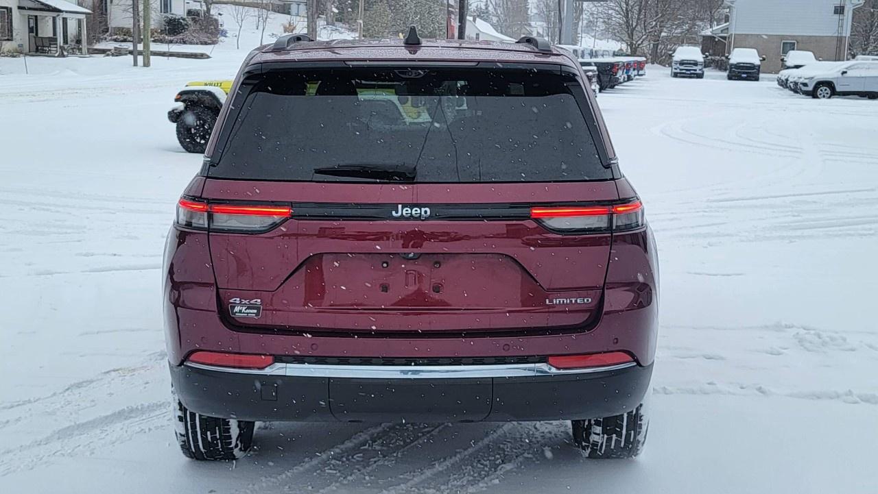 2023 Jeep Grand Cherokee LIMITED 4X4 Photo