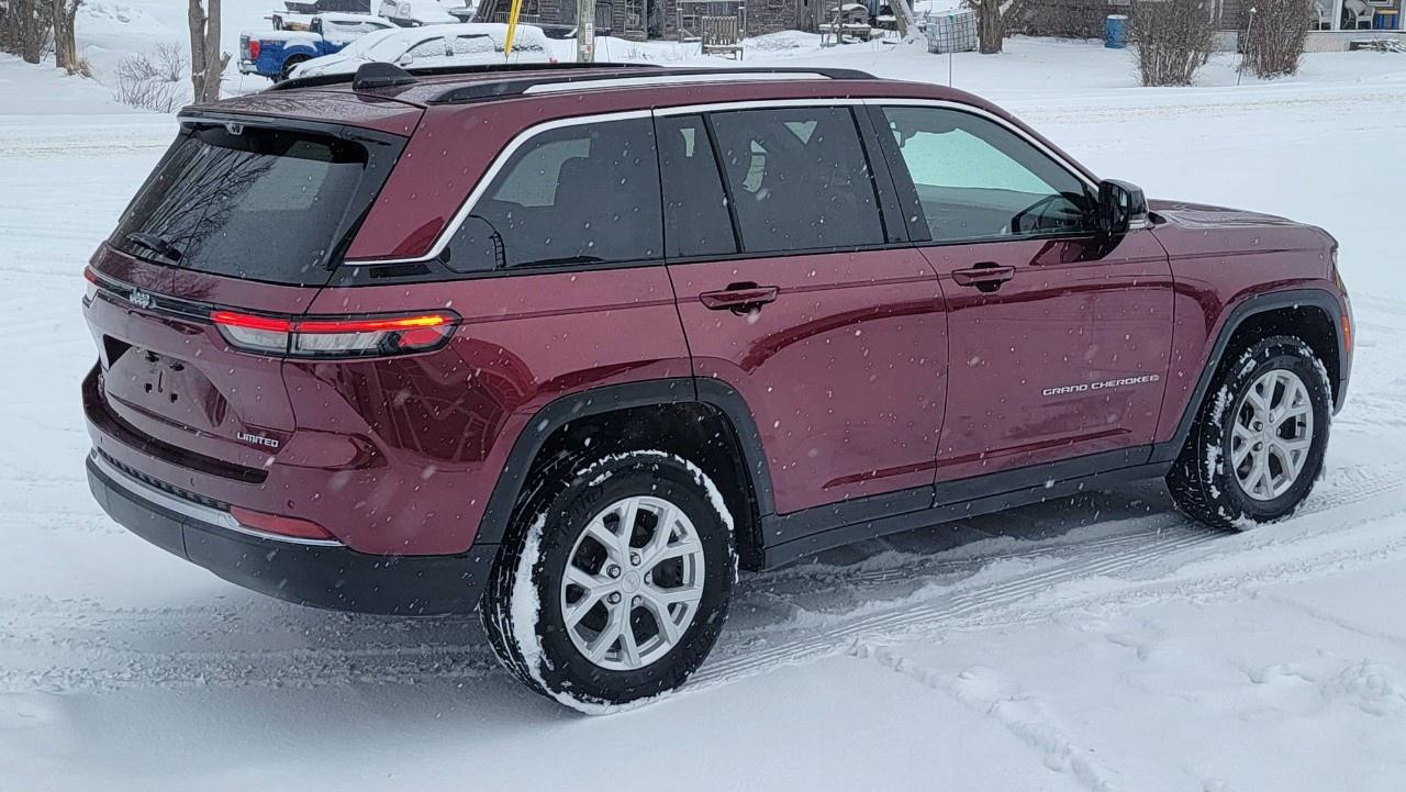 2023 Jeep Grand Cherokee LIMITED 4X4 Photo