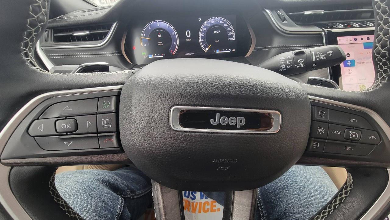 2023 Jeep Grand Cherokee LIMITED 4X4 Photo