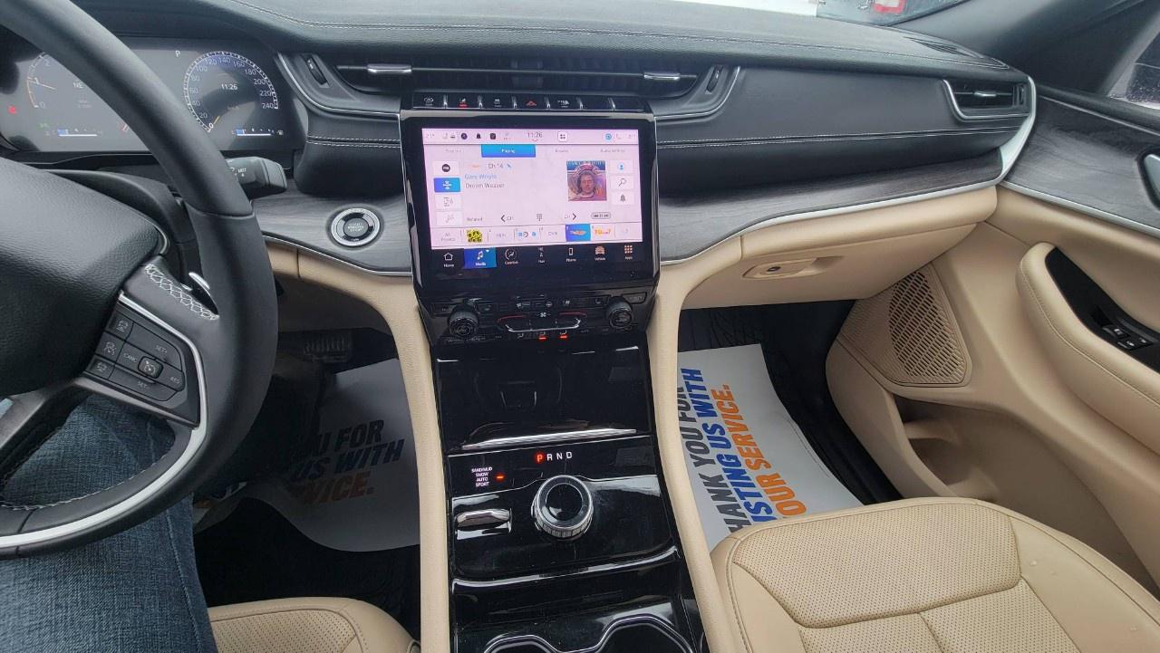 2023 Jeep Grand Cherokee LIMITED 4X4 Photo