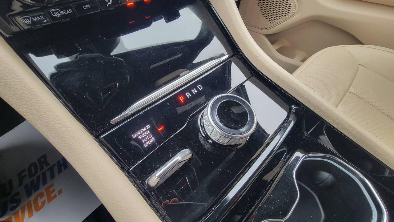 2023 Jeep Grand Cherokee LIMITED 4X4 Photo