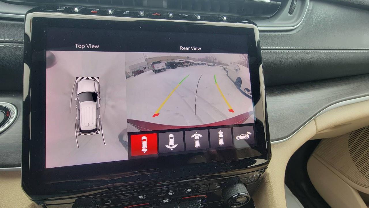 2023 Jeep Grand Cherokee LIMITED 4X4 Photo