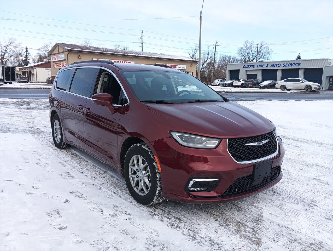2021 Chrysler Pacifica Touring Plus Photo2