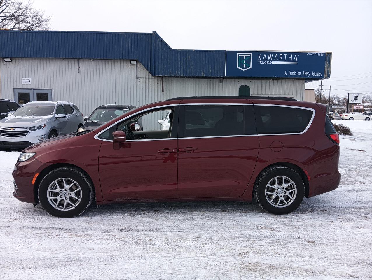 2021 Chrysler Pacifica Touring Plus Photo