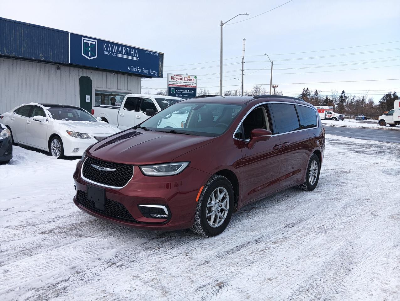 2021 Chrysler Pacifica Touring Plus Photo3