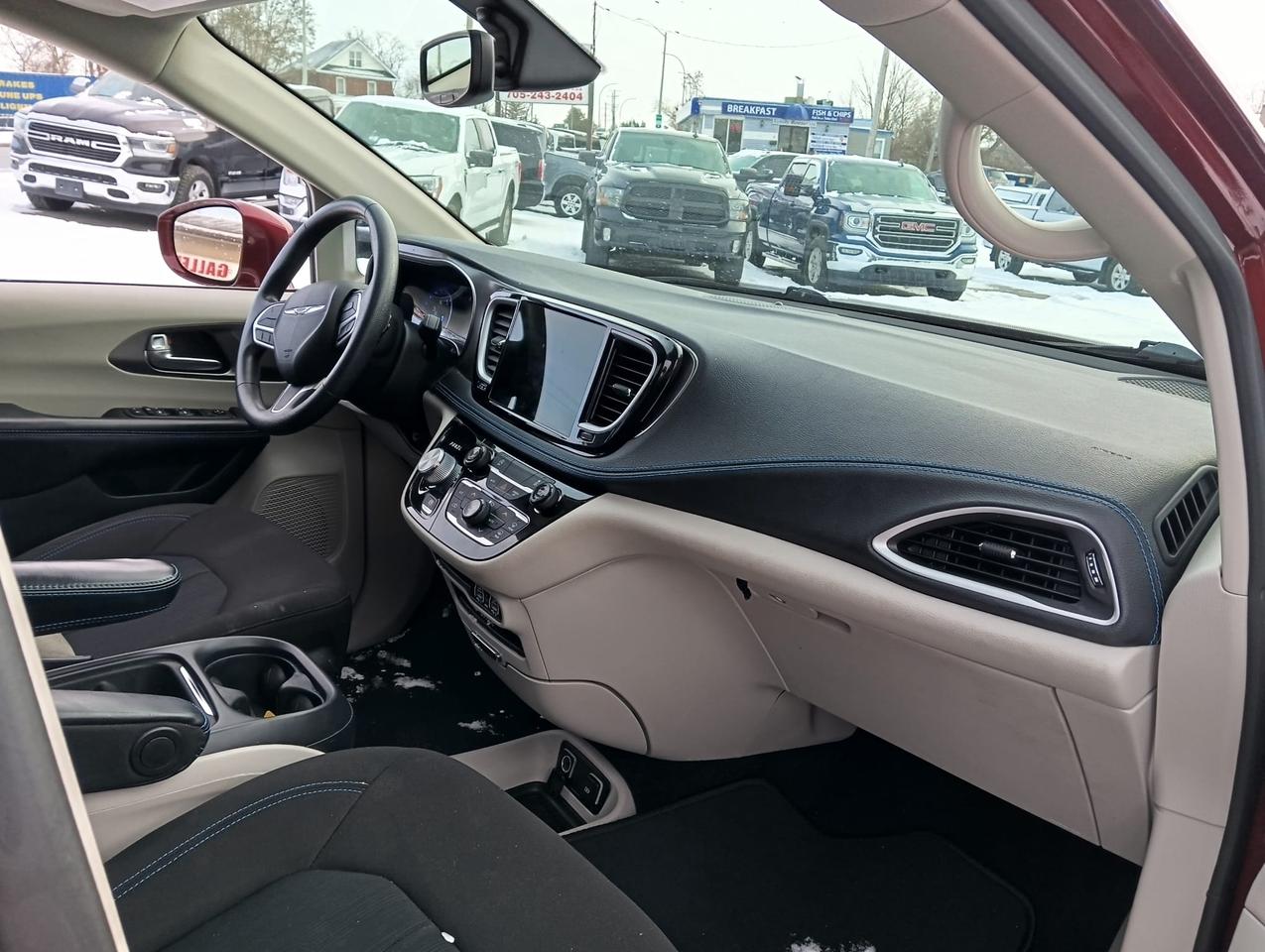 2021 Chrysler Pacifica Touring Plus Photo