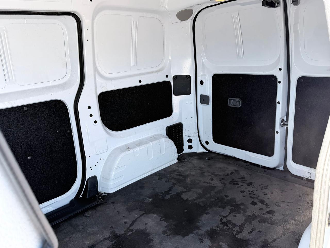 2019 Nissan NV200 SV Photo