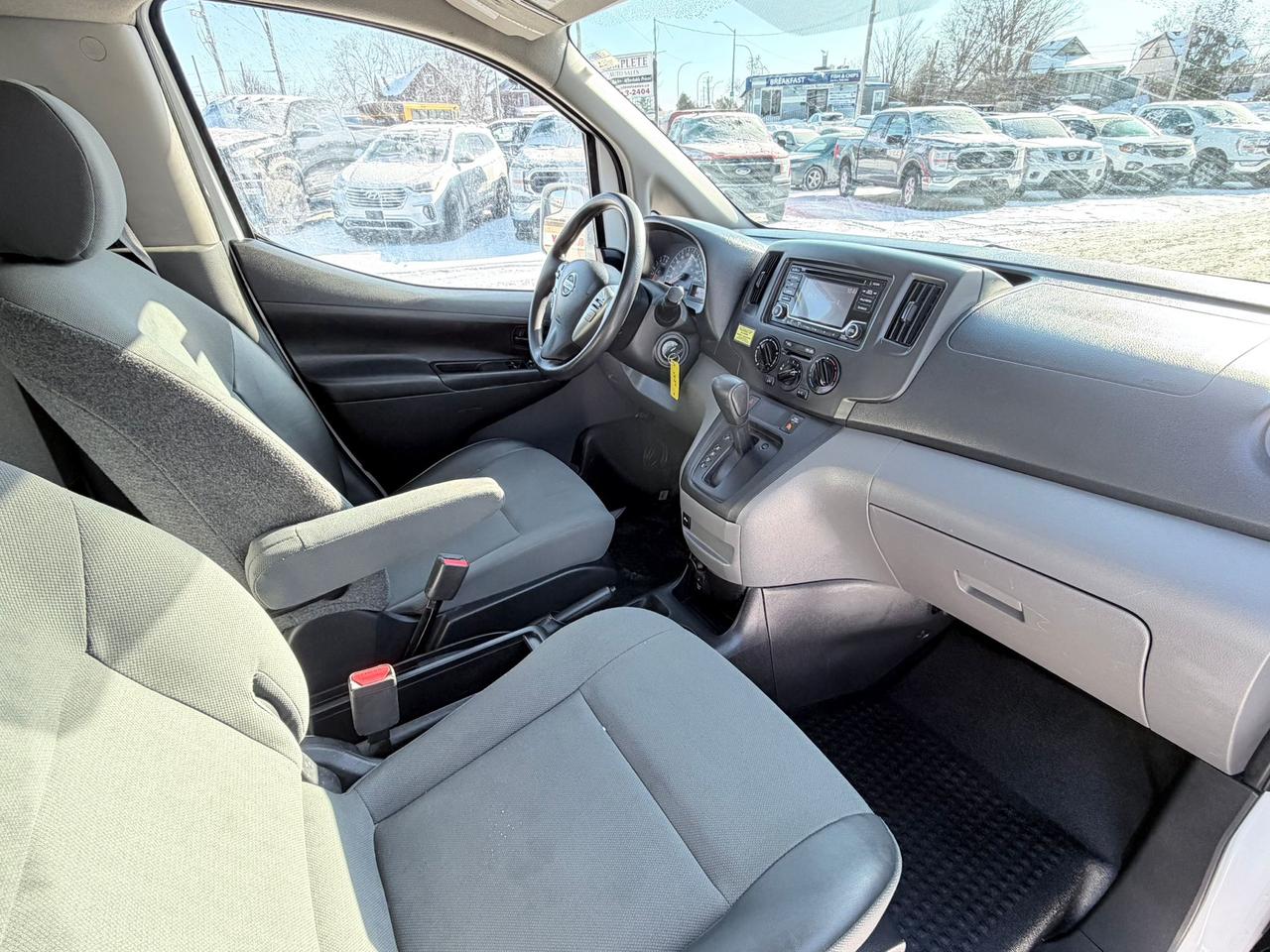 2019 Nissan NV200 SV Photo