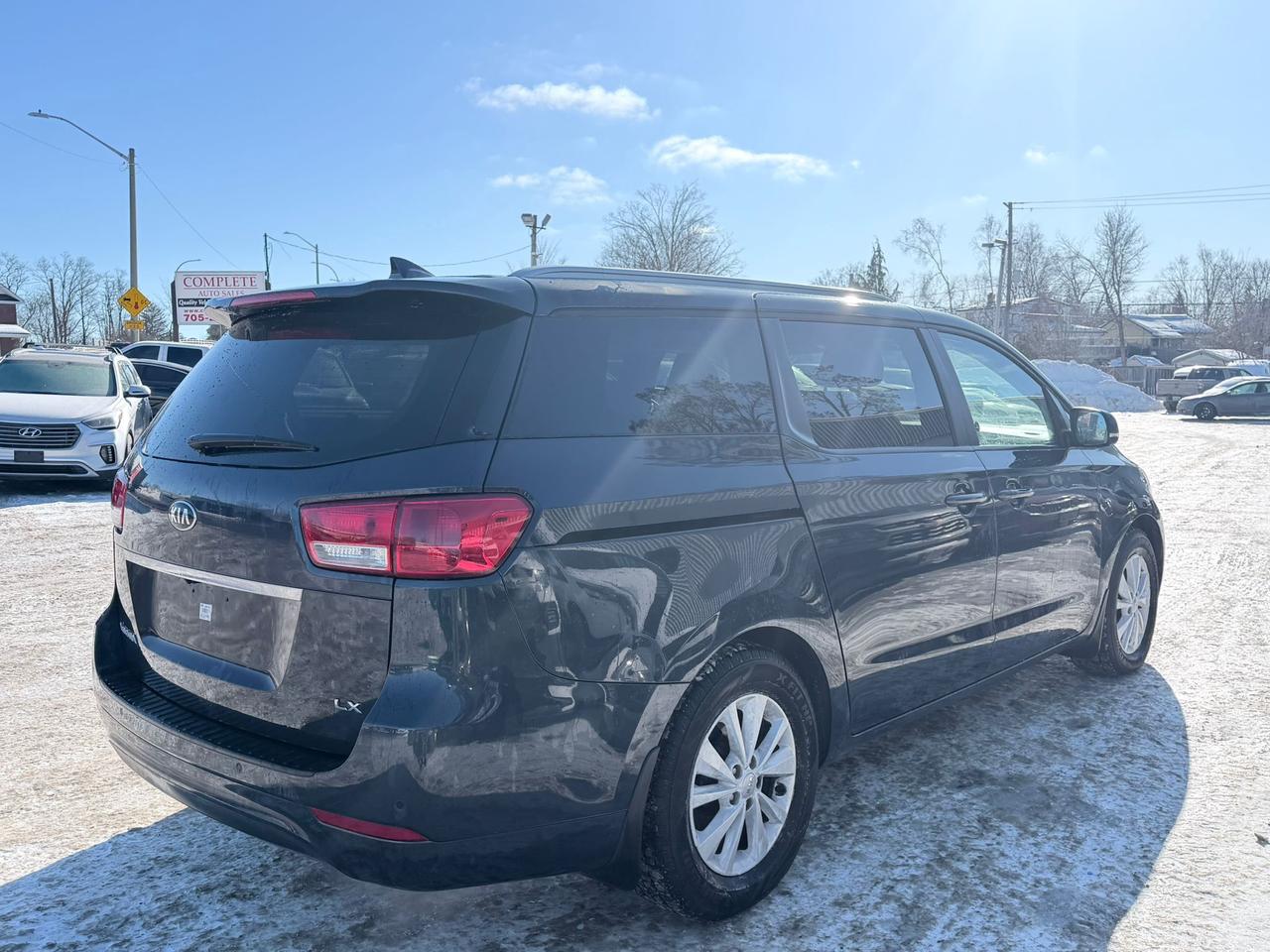 2016 Kia Sedona LX Photo