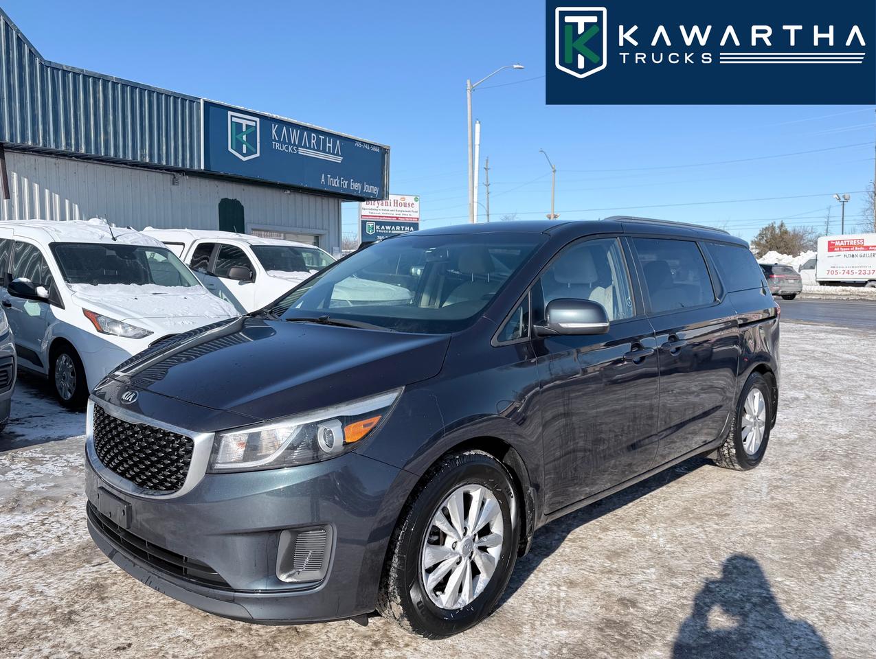 2016 Kia Sedona LX Photo0