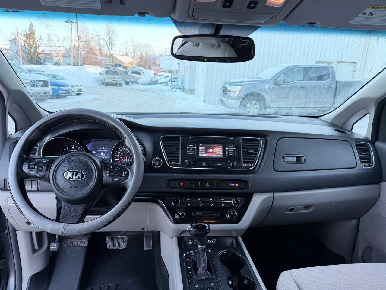 2016 Kia Sedona LX Photo