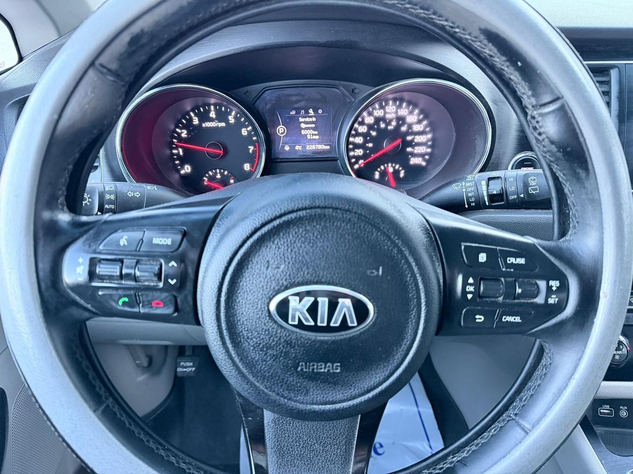 2016 Kia Sedona LX Photo