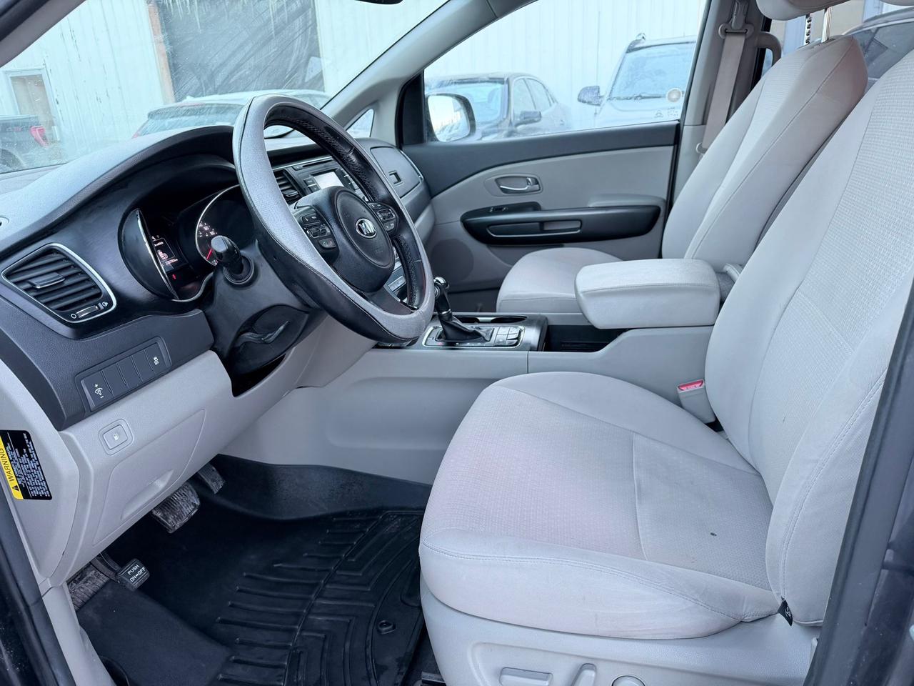 2016 Kia Sedona LX Photo