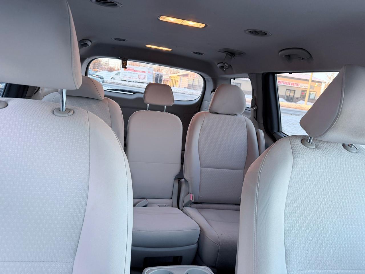 2016 Kia Sedona LX Photo