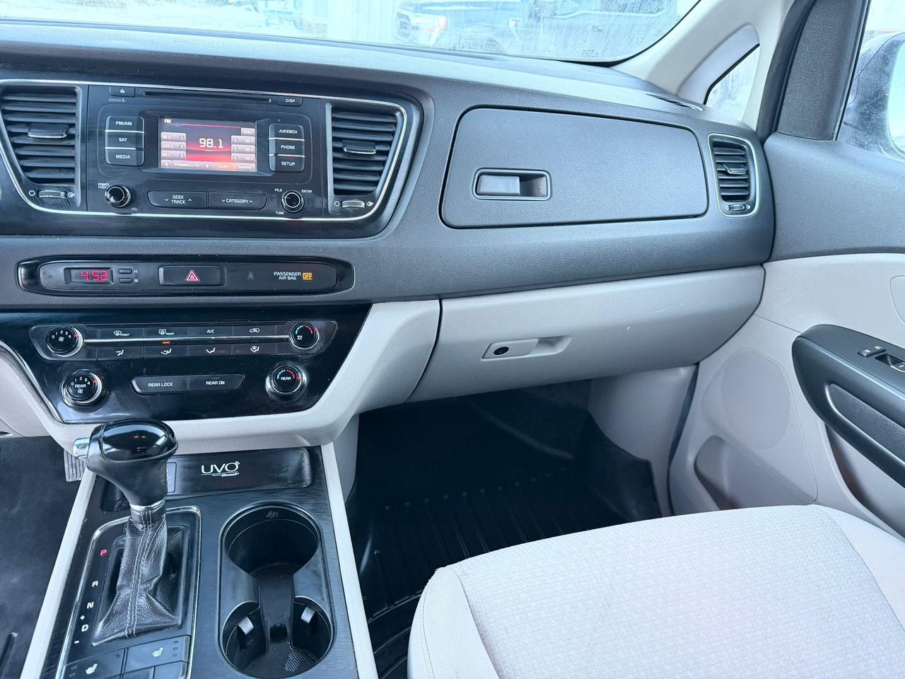 2016 Kia Sedona LX Photo