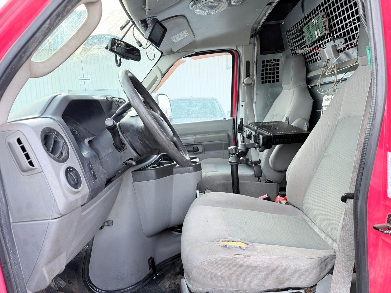 2015 Ford E-450  Photo